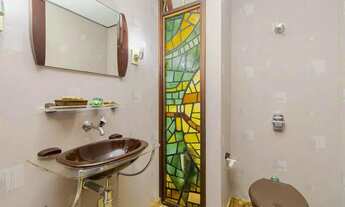 Imagem 5: Casa para Venda em Curitiba, Vista Alegre, 4 dormitórios, 1 suíte, 6 banheiros, 2 vagas