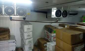 Imagem 9: Barracão com câmaras frigoríficas próximo Rod. D. Pedro