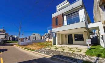 Imagem 3: Casa nova em condomínio clube, alto padrão com 212m², 3 suítes, 2 vagas grandes, no Santa