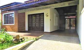 Imagem 2: Sobrado com localização privilegiada, a 200 metros da praia, perfeita para caminhadas beir