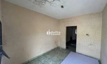 Imagem 5: Casa comercial disponível para locação no bairro Nossa Senhora Aparecida em Uberlândia - M