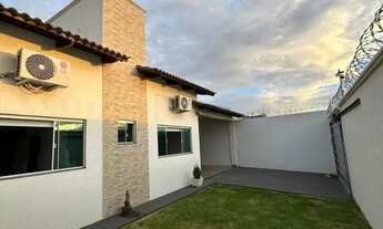 Imagem 2: Vendo excelente casa com 3 quartos, 1 suíte e 2 vagas de garagem coberta