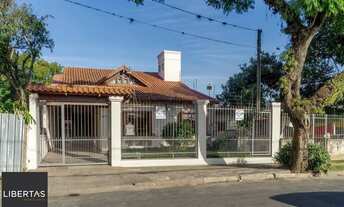 Imagem 2: Linda Residência com 4 dormitórios no Bairro Tristeza