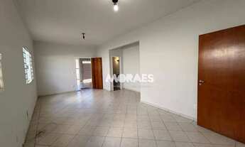 Imagem: Casa com 4 quartos, 3 vagas, a/c 210 m²