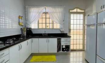 Imagem 4: Casa com 5 quartos, piscina e churrasqueira, em lote de 818 m²