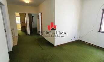 Imagem 6: Sobrado amplo, com 3 dormitórios, 1 suíte, 10 vagas, sendo 3 cobertas e 240 m² construídos