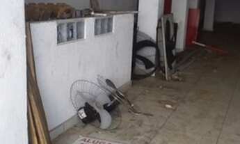 Imagem 5: Aluga se Loja Galpão / depósito com aluguel por R$3.500 /mês