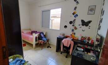 Imagem 7: Casa para venda possui 174 metros quadrados com 3 quartos em Maracanã - Praia Grande - SP