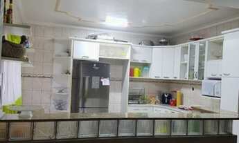 Imagem 3: ALUGO CASA MOBILIAFA COM 4 DORMITÓRIOS EM CONDOMÍNIO FECHADO