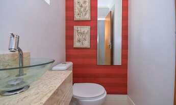 Imagem 2: Sobrado para Venda em Curitiba, Uberaba, 3 dormitórios, 1 suíte, 3 banheiros, 2 vagas