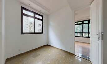 Imagem 2: Eduardo . Apartamento que conta com aproximadamente 292m² de área privativa. aceita propos