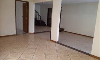 Imagem 3: Casa na Imbetiba c/ 4qts, send 2suítes, 3brs, 1 vg, amrs plnjds, vrnd, hidro, churrqr, scd