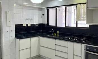 Imagem 3: Apartamento com móveis fixos, 4 quartos e 2 vagas de garagem