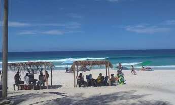 Imagem 4: Casa de praia pé na água