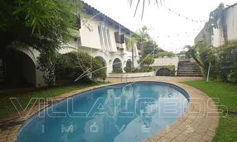 Imagem 2: Casa com piscina e muita iluminação natural