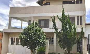 Imagem: Casa Ampla com 3 Dormitórios um sendo Suite