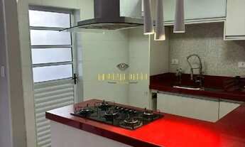 Imagem 2: Sobrado à Venda com 3 Dormitórios sendo 1 Suíte, Área Gourmet com Churrasqueira no Condomí