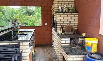 Imagem 3: Que tal curtir momentos incríveis em uma chácara cheia de lazer?!