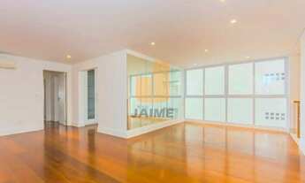 Imagem: Apartamento padrão com 3 dormitórios sendo