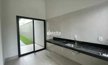 Imagem: Casa com 3 quartos sendo 1 suíte, disponível