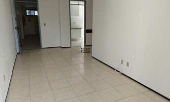 Imagem 4: Apartamento para venda possui 60 metros quadrados com 2 quartos em Meireles - Fortaleza