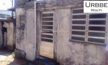 Imagem 7: Terreno com casas antigas