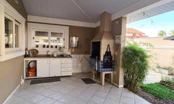 Imagem 3: Casa de condomínio para aluguel possui 280 metros quadrados com 5 quartos