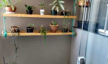 Imagem 7: Apartamento no bairro São Jorge, com 52m², todo montado de armários, sala com sacada