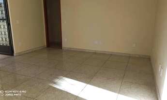 Imagem 4: Casa em ótimas condições, sem cobrança de condomínio e com armários embutidos na cozinha e