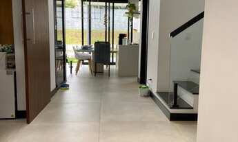 Imagem 6: Casa de condomínio para venda possui 259 metros quadrados com 3 quartos