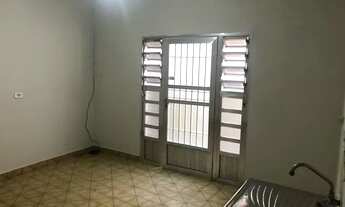 Imagem 2: Casa 2 cômodos e banheiro