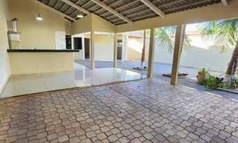 Imagem: Casa sozinha no lote