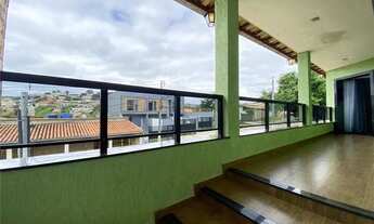 Imagem 3: Modernidade é a melhor palavra para definir esta linda casa sobrado composta por varanda