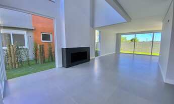 Imagem 2: Oportunidade! Casa em condomínio com 4 dormitórios