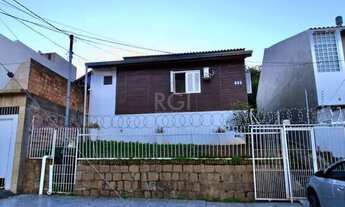 Imagem 2: Casa para Venda - 90m², 5 dormitórios, sendo 1 suites, 5 vagas - Teresópolis