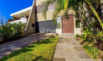 Imagem 3: Casa para venda tem 286 metros quadrados com 4 quartos em Chácara das Pedras - Porto Alegr