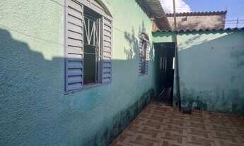 Imagem: Lote com casa de frente e fundo