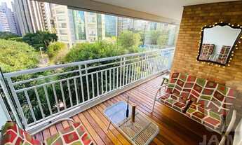 Imagem 2: Apartamento com 2 dormitórios sendo 1 suíte , com vista livre, a uma quadra da Avenida Pau