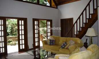 Imagem 4: Casa Charmosa com Terreno Plano à Venda na Região de Capivari - Campos do Jordão/SP