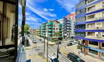 Imagem 7: SACADA DE FRENTE E ESPAÇO DE SOBRA NO CENTRO DA CIDADE