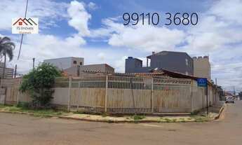 Imagem 3: QR 112 Ótimo Lote Esquinão 193 com Casa na LAJE 3 Quartos Lado Metrô Escriturada em Samamb