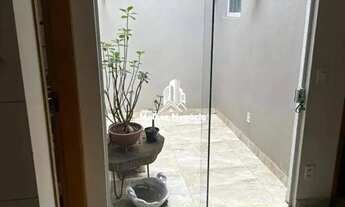 Imagem: Casa à venda com 2 quartos e 1 suíte no