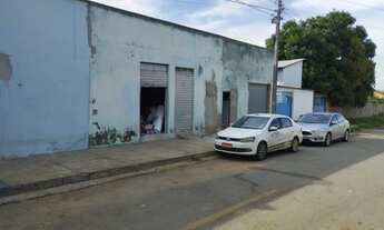 Imagem 4: Vendo 2 salas comerciais com 2 kitnets, sendo 1 quarto , sala , banheiro, área de serviço