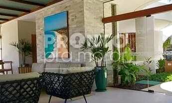 Imagem: Praia de muro alto próx do mar pronto para