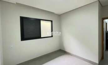 Imagem 3: Casa com 3 quartos sendo 1 suíte, disponível para venda no bairro Aclimação em Uberlândia