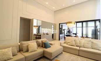 Imagem 4: Casa em condomínio com 3 suítes disponível para locação no bairro Granja Marileusa Uberlân