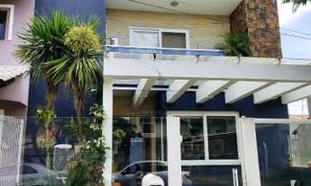 Imagem 2: Porto Alegre - Casa Padrão - Hípica