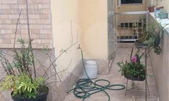 Imagem 2: Sobrado com 3 dormitórios, 2 vagas de garagem, 2 banheiros, com armários planejados