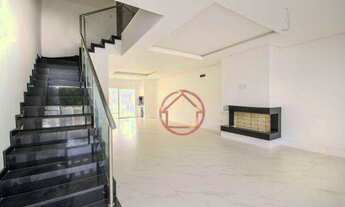 Imagem 2: Casa / 3 Dormitórios / 3 Suítes / 2 Vagas / Jardim Planalto / Porto Alegre