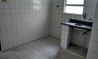 Imagem: Casa dos fundos com area grande de serviço